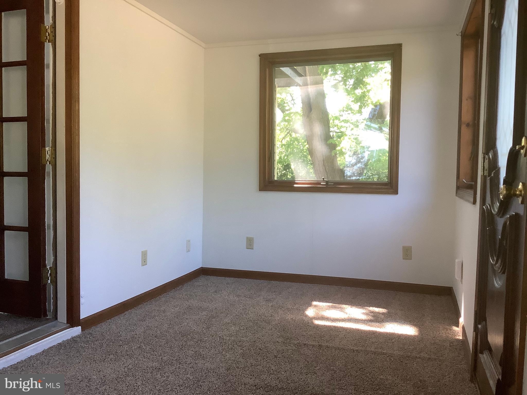 207 Sharp Road Denton, MD 21629 - Photo 14 of 30 Front Porch Room