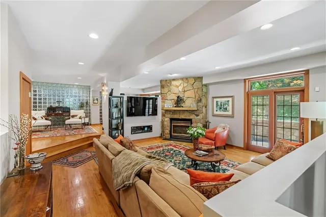 $1,900,000 | 337 Fox Chapel Road, Pittsburgh, PA 15238