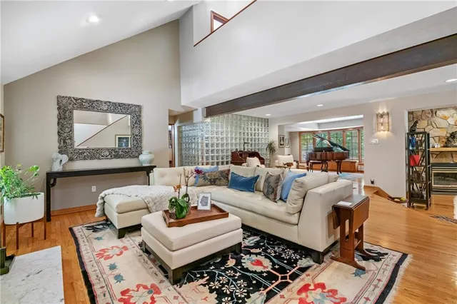 $1,900,000 | 337 Fox Chapel Road, Pittsburgh, PA 15238