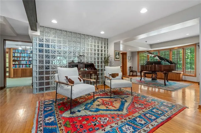 $1,900,000 | 337 Fox Chapel Road, Pittsburgh, PA 15238