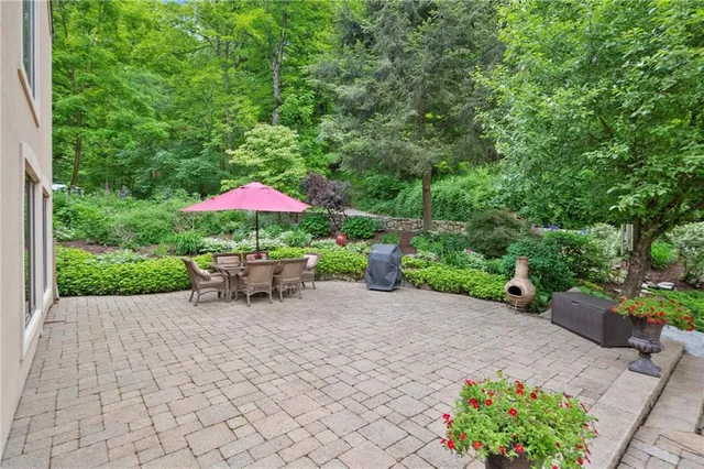 $1,900,000 | 337 Fox Chapel Road, Pittsburgh, PA 15238