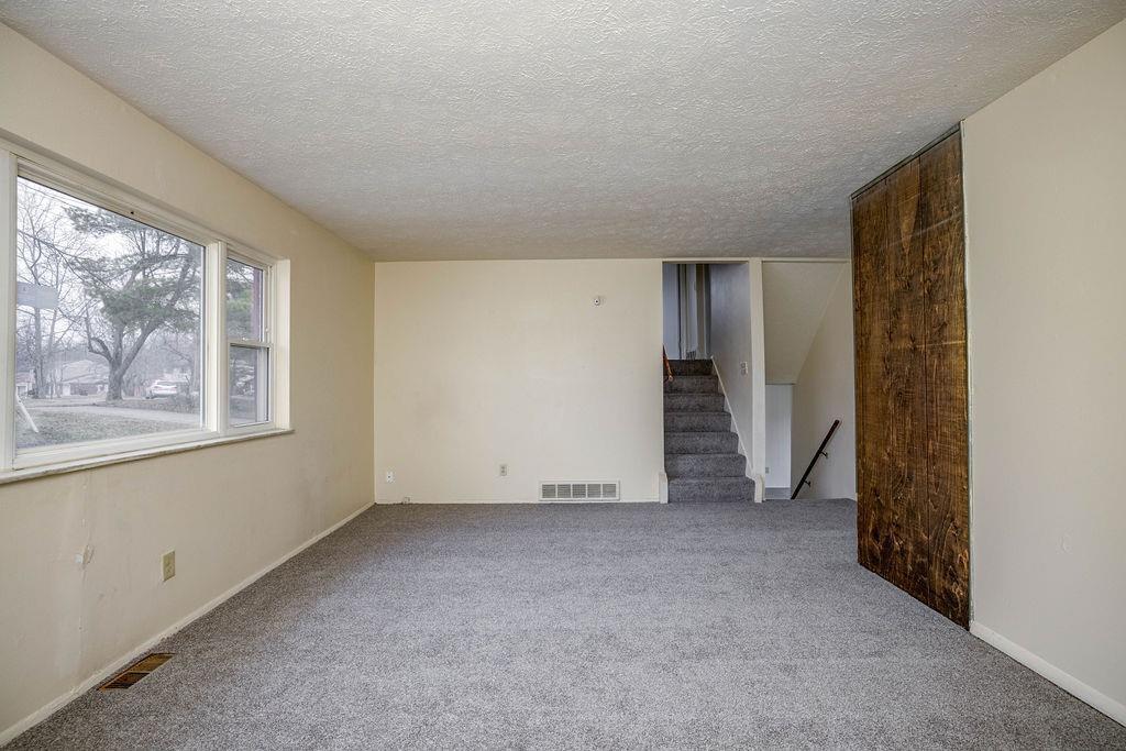1347 Randomhill Road Cincinnati, OH 45231 - Photo 6 of 39 Gallery Image 6