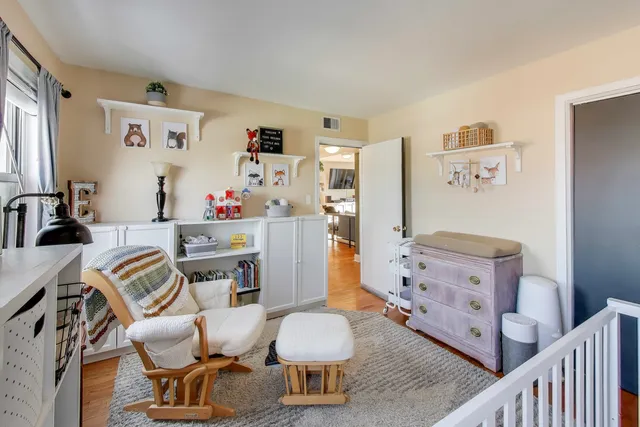 $220,000 | 7531 North Damen Avenue, Unit 2, Chicago, IL 60645