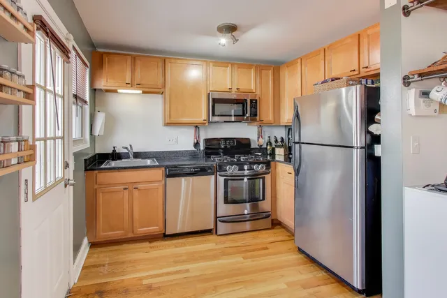 $220,000 | 7531 North Damen Avenue, Unit 2, Chicago, IL 60645