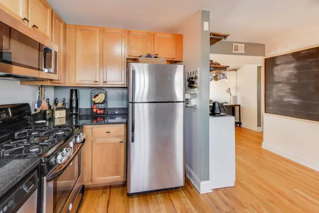 $220,000 | 7531 North Damen Avenue, Unit 2, Chicago, IL 60645