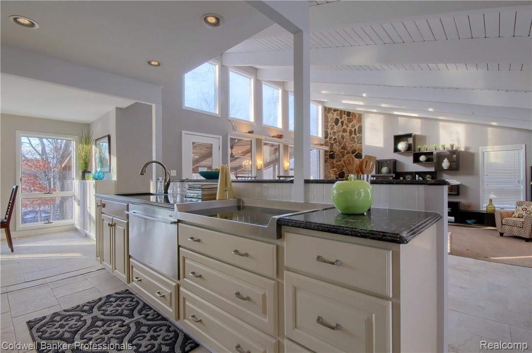 18260 Hannan Road New Boston, MI 48164 - Photo 6 of 30 Kitchen_2nd_View.jpg