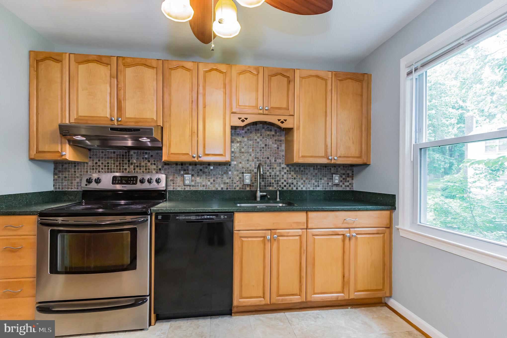 15 Oak Shade Road Gaithersburg, MD 20878 - Photo 10 of 30 Gallery Image 10