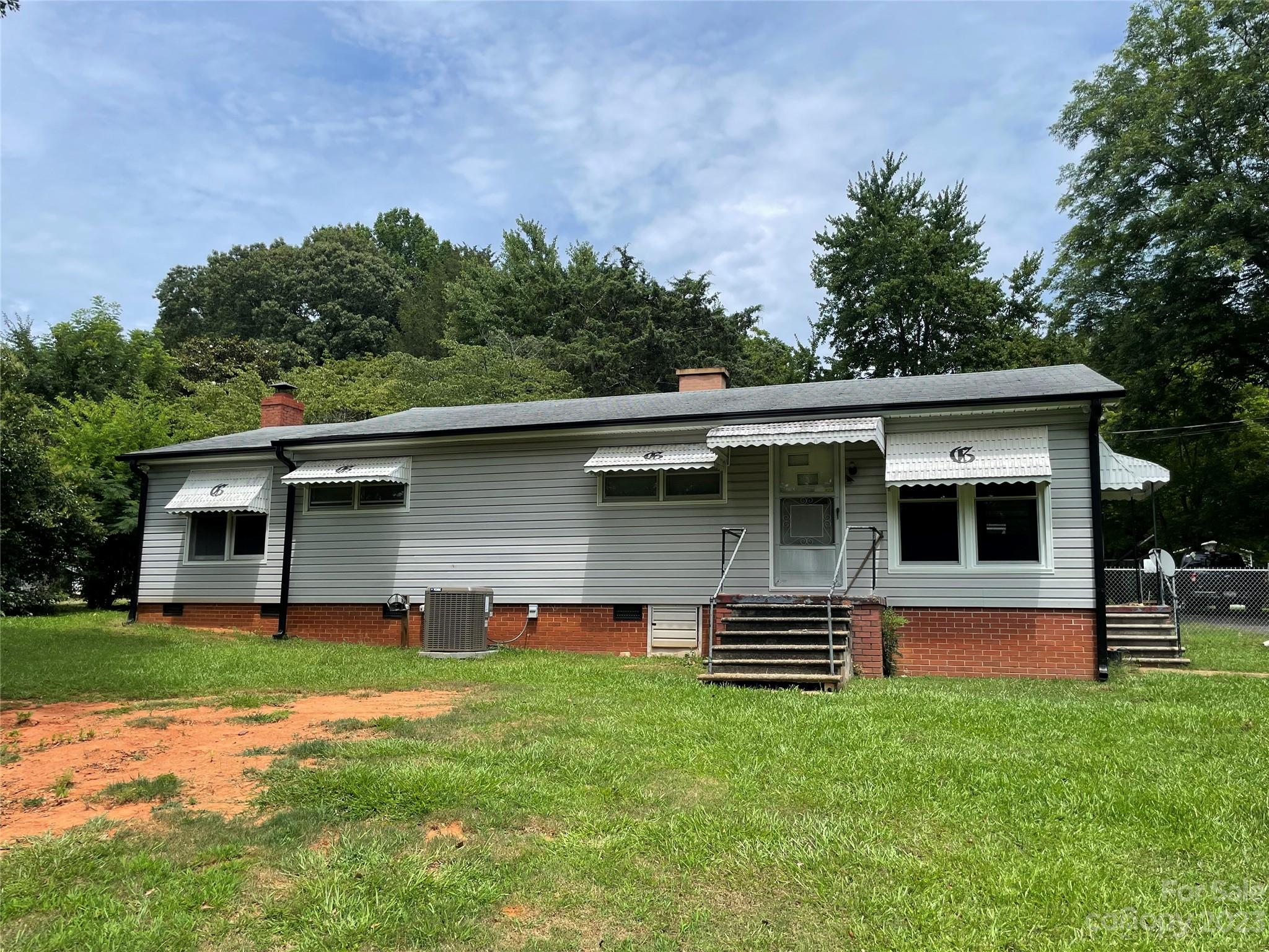 1125 Dunlap Roddey Road Rock Hill, SC 29730 - Photo 2 of 28 a front view of house with yard