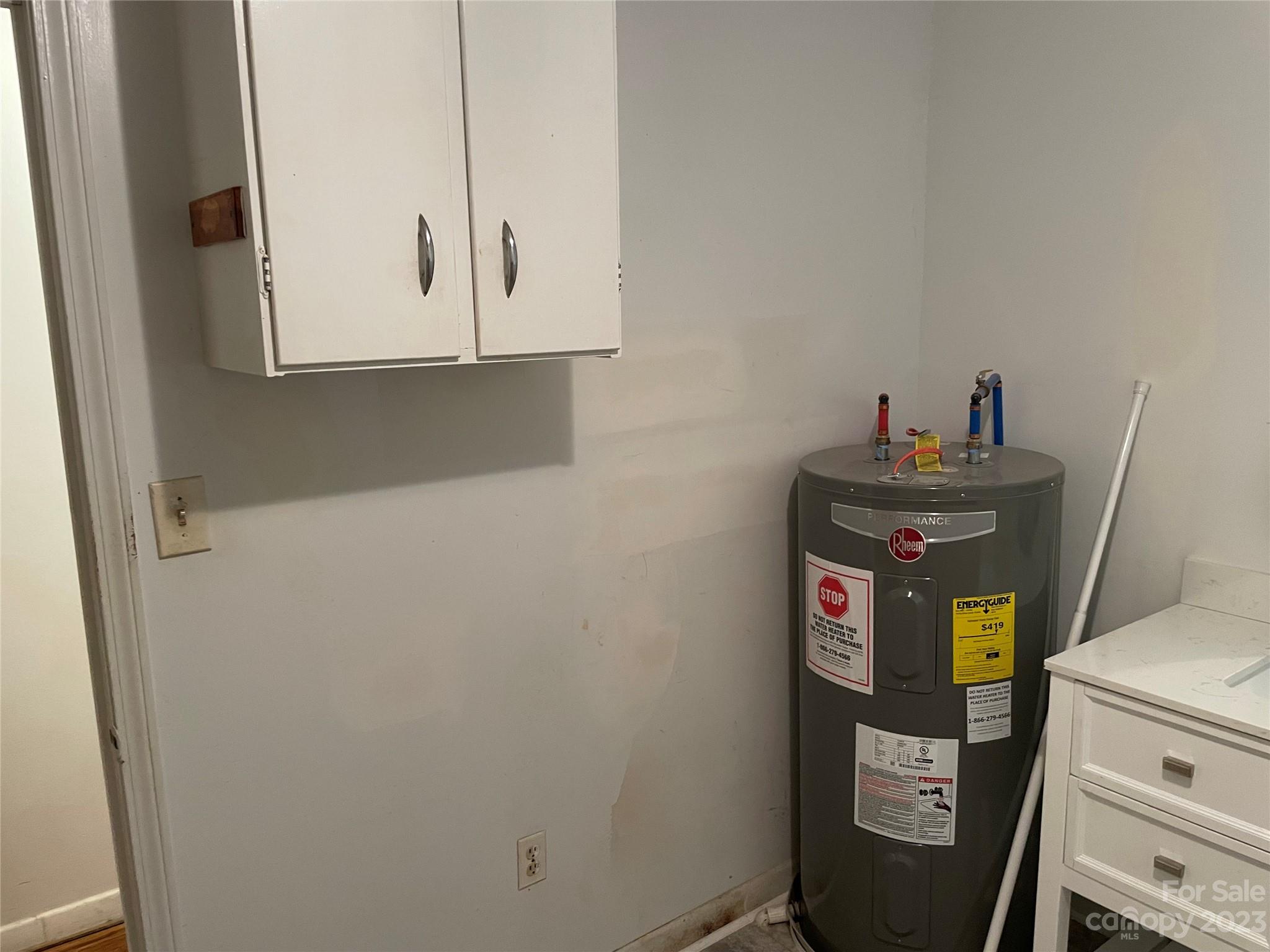 1125 Dunlap Roddey Road Rock Hill, SC 29730 - Photo 21 of 28 a utility room with dryer and washer