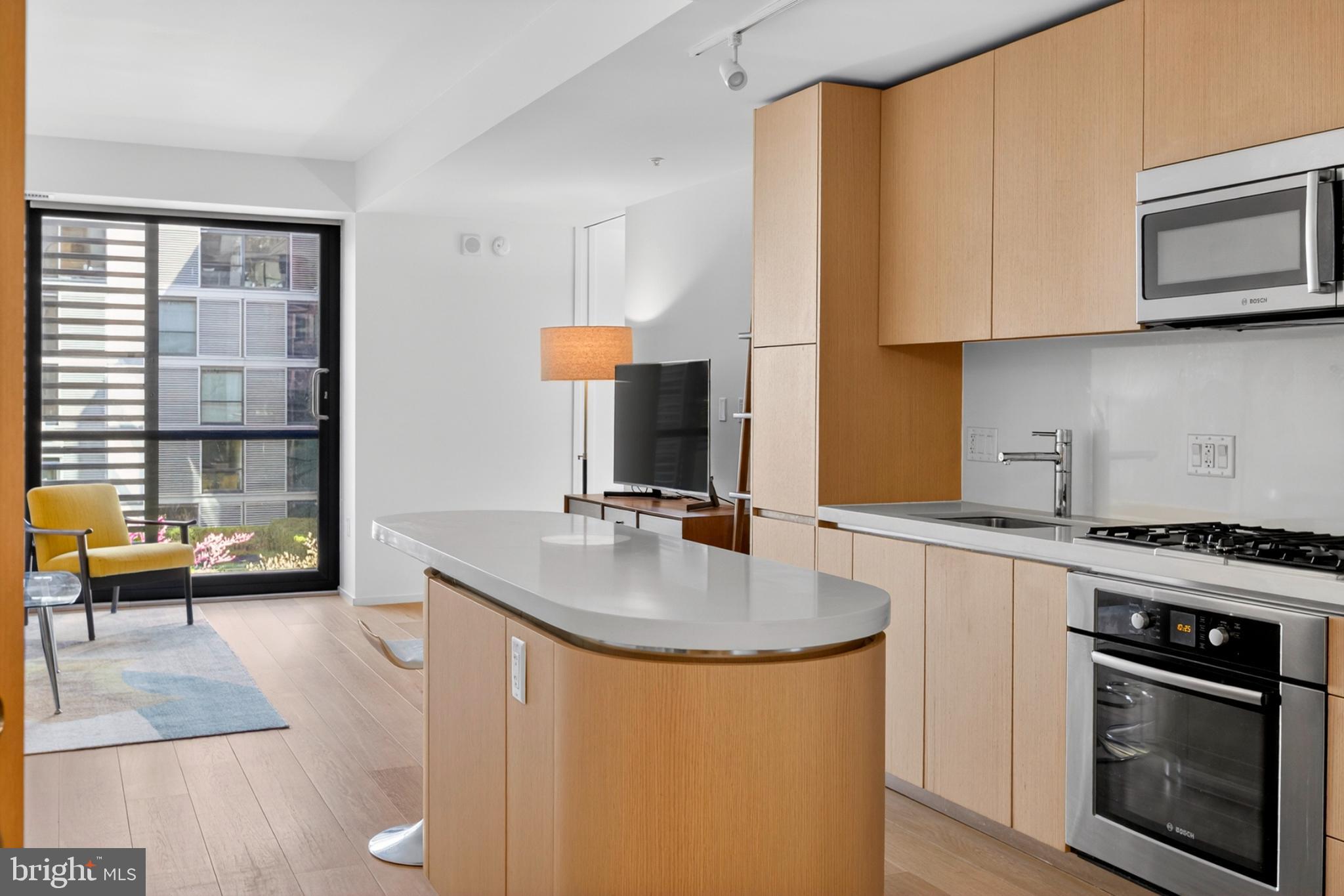 925 H Street Northwest, Unit 707 Washington, DC 20001 - Photo 5 of 43 Entry Foyer Northeast