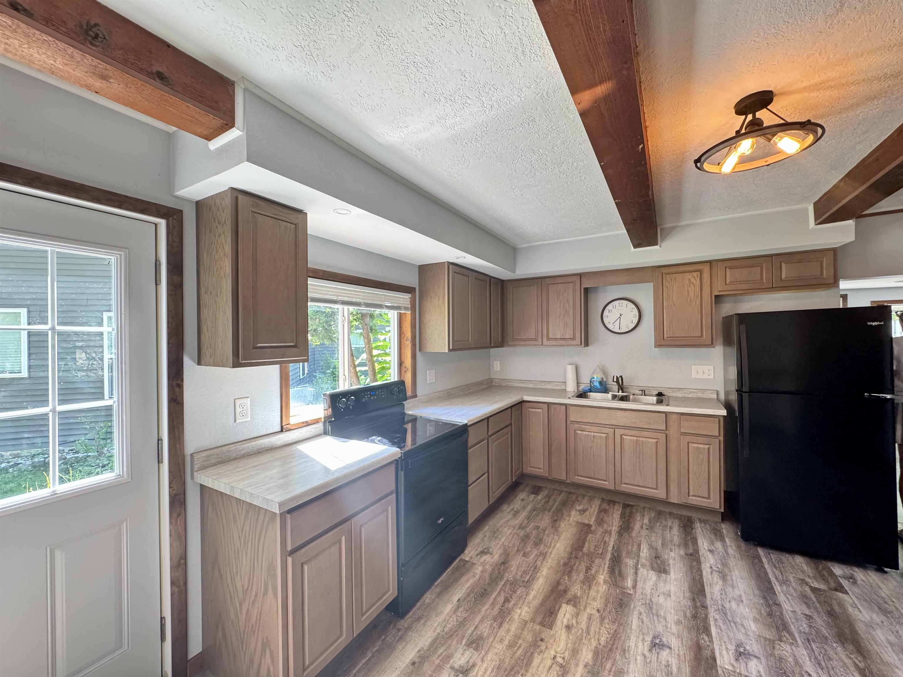E1647 Grandview Road Waupaca, WI 54981 - Photo 3 of 17
