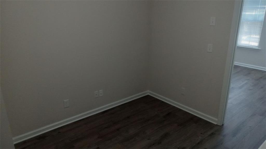 755 Crestwell Circle Atlanta, GA 30331 - Photo 22 of 29 a small space with a window