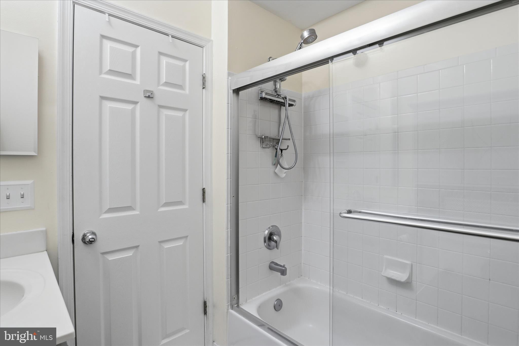 257 14th Street Southeast, Unit B Washington, DC 20003 - Photo 16 of 23 Primary Bath