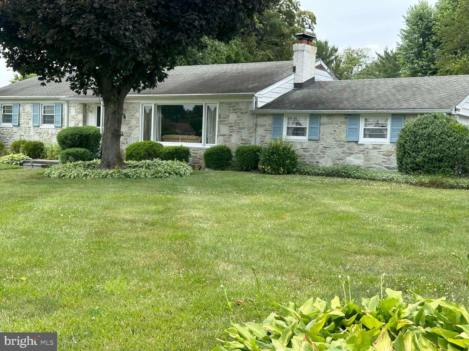 3860 Jeffrey Road Huntingdon Valley, PA 19006 - Photo 2 of 18