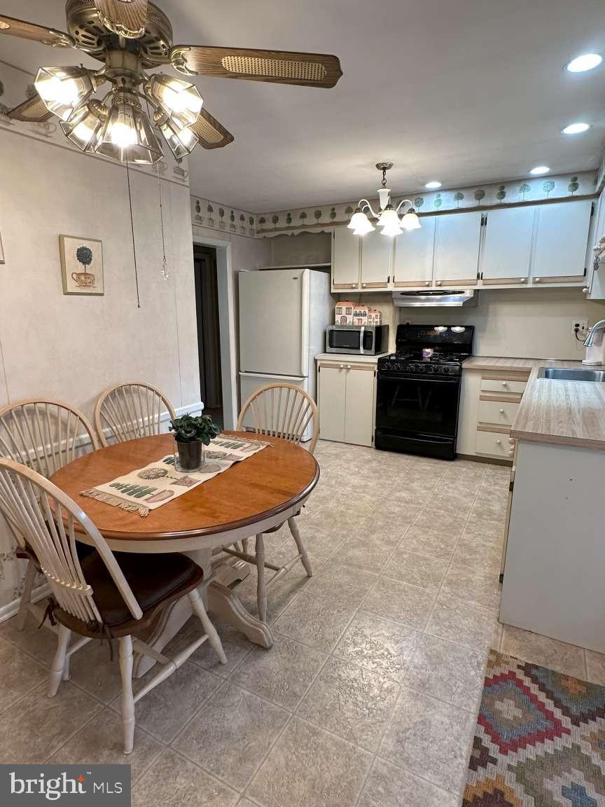 3860 Jeffrey Road Huntingdon Valley, PA 19006 - Photo 9 of 18