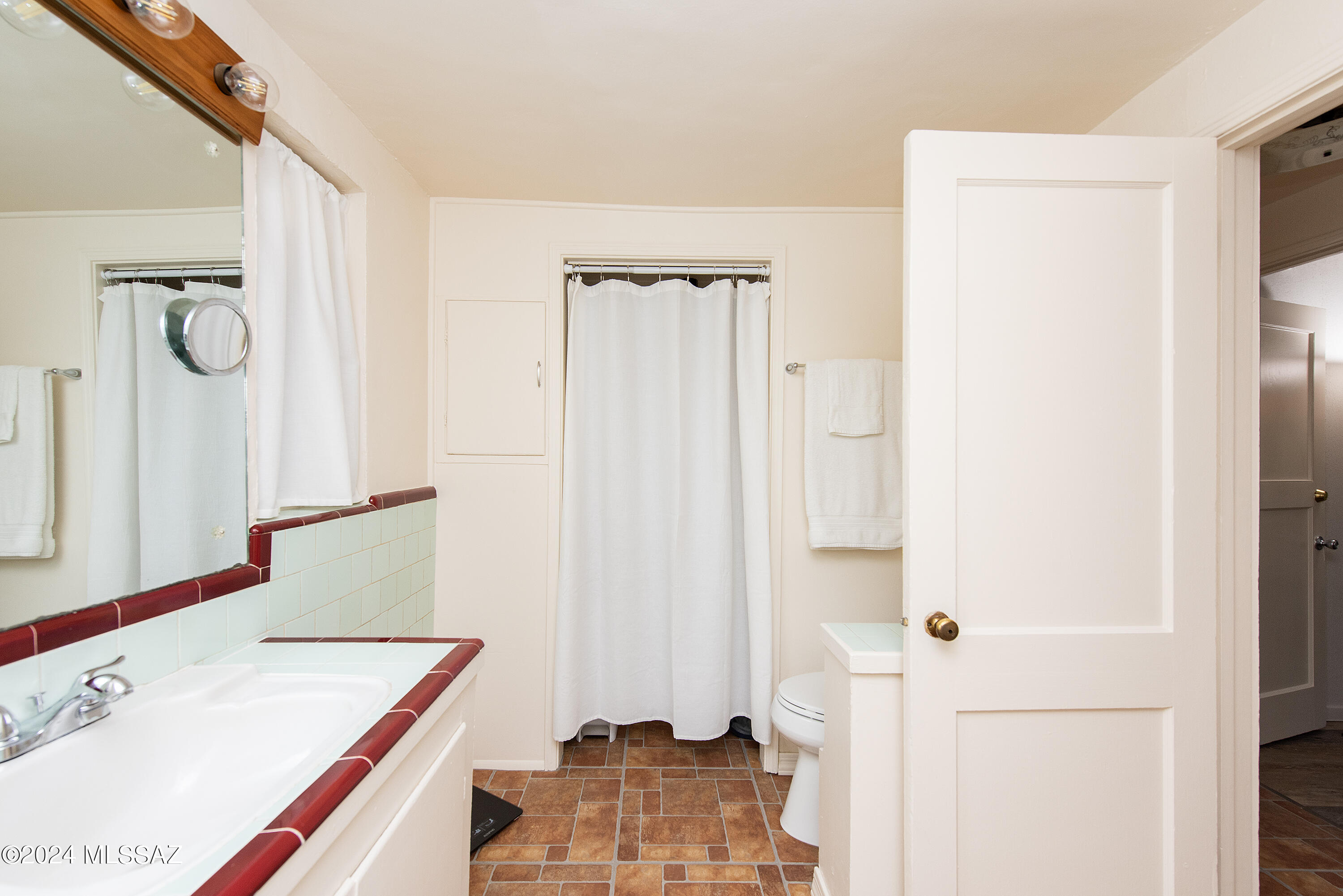 1058 East Roger Road Tucson, AZ 85719 - Photo 13 of 25 Gallery Image 13