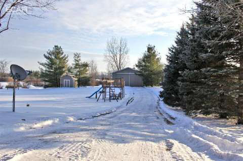 9136 Noblet Road Davison, MI 48423 - Photo 8 of 27 20428040-7.JPG