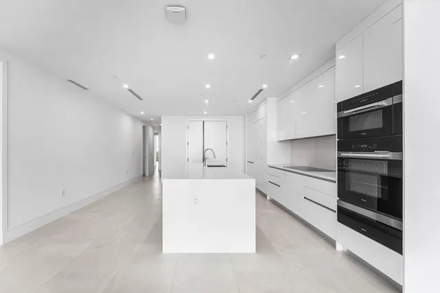 $14,200 | 220 Lake Shore Drive, Unit 1006, Lake Park, FL 33403