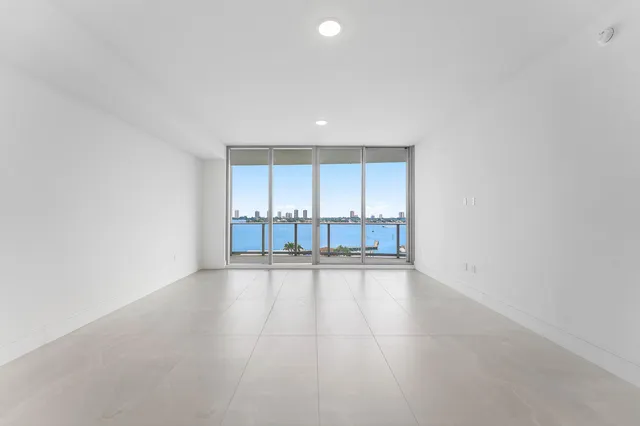 $14,200 | 220 Lake Shore Drive, Unit 1006, Lake Park, FL 33403