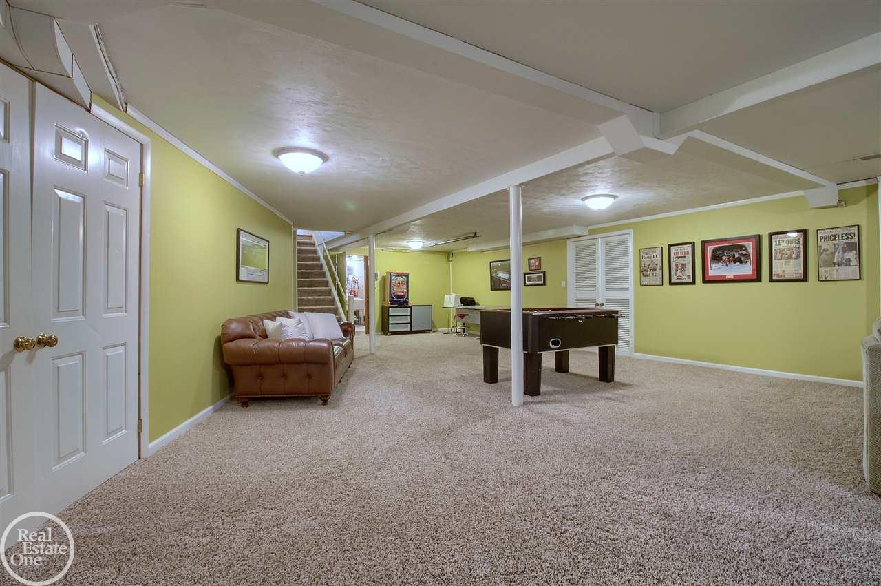 311 Cloverly Road Grosse Pointe Farms, MI 48236 - Photo 24 of 34
