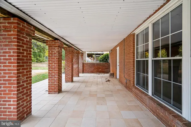 a sign that is on the side of a building