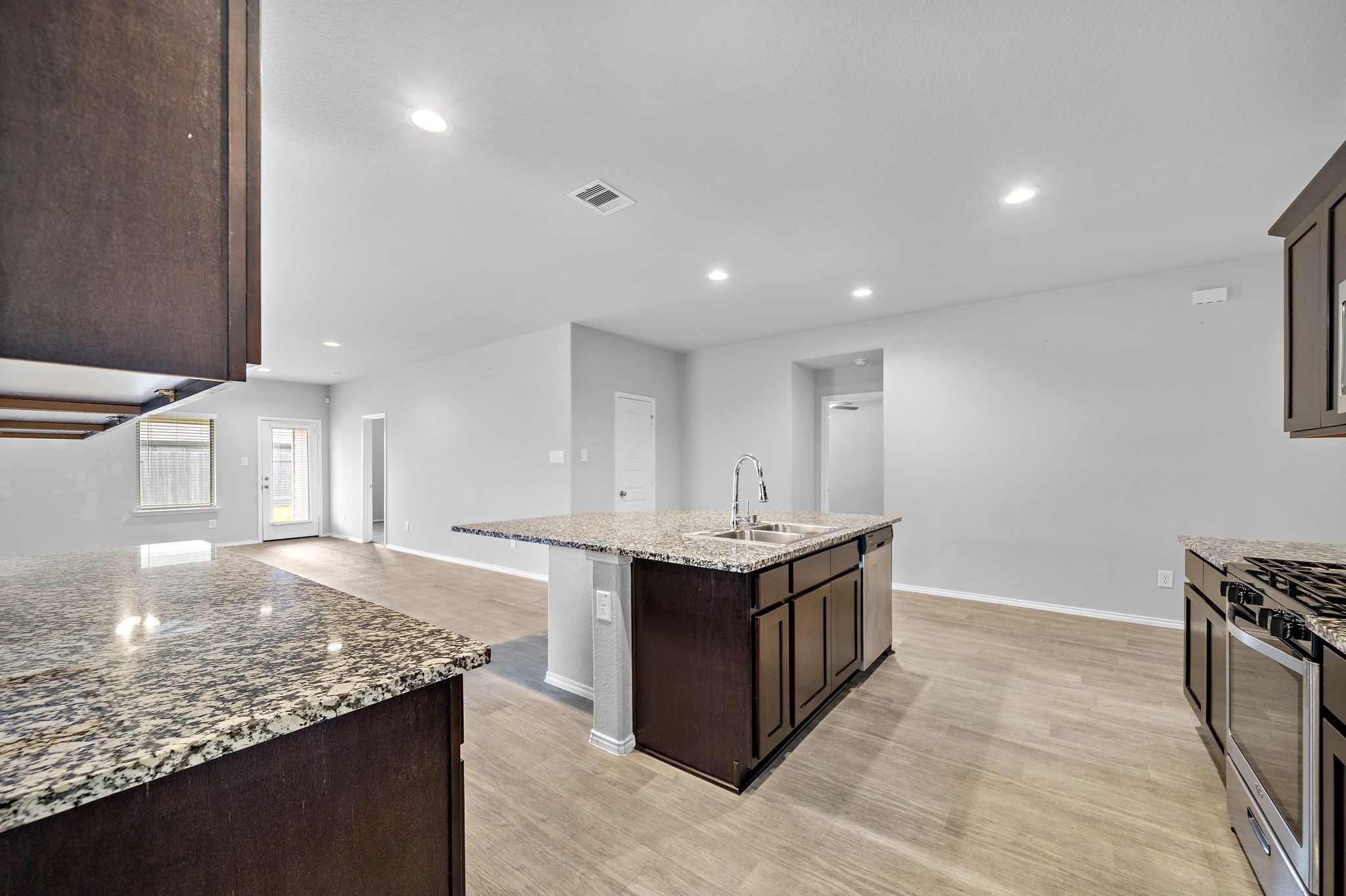 1610 Chase Anchor Court Rosenberg, TX 77469 - Photo 13 of 27 Gallery Image 13