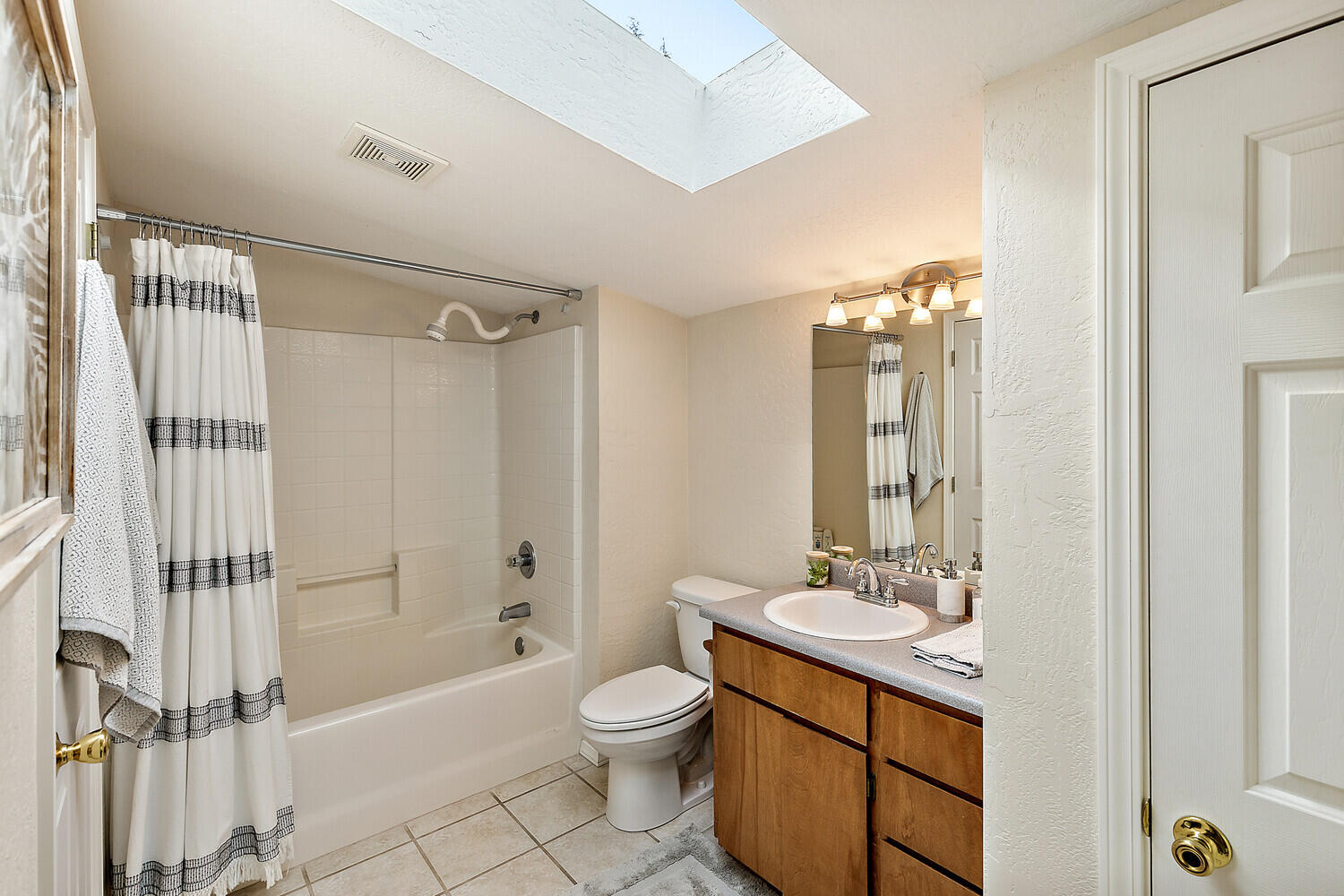 4059 Livingston Road Central Point, OR 97502 - Photo 31 of 39 31