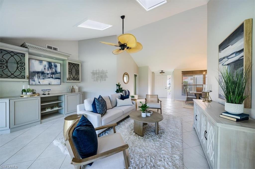 812 Reef Point Circle, Unit 75 Naples, FL 34108 - Photo 4 of 18 Gallery Image 4