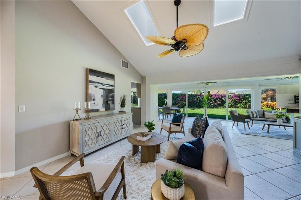812 Reef Point Circle, Unit 75 Naples, FL 34108 - Photo 5 of 18 Gallery Image 5