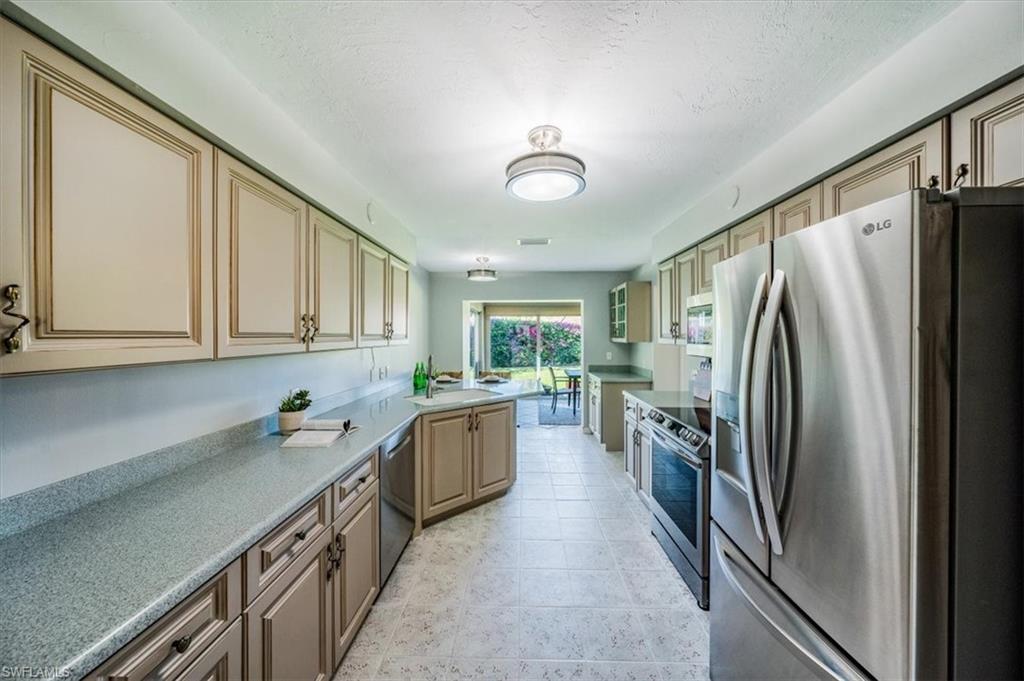 812 Reef Point Circle, Unit 75 Naples, FL 34108 - Photo 10 of 18 Gallery Image 10