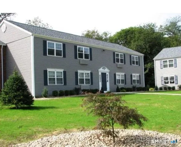 $1,400 | 52 Essex Street, Deep River, CT 06417