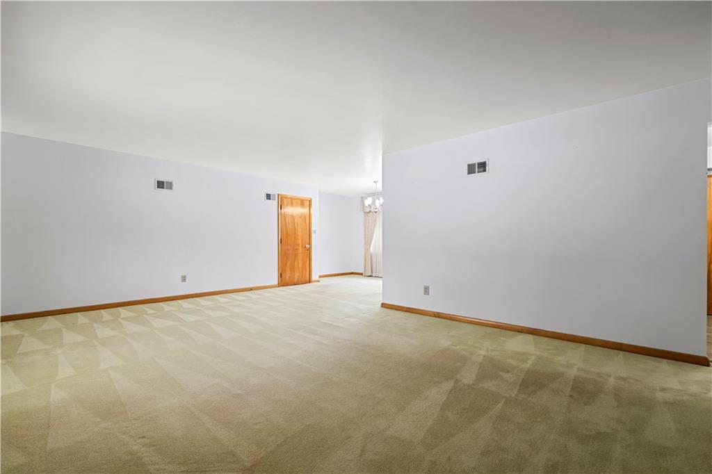 340 Carley Avenue Sharon, PA 16146 - Photo 11 of 28 a view of an empty room
