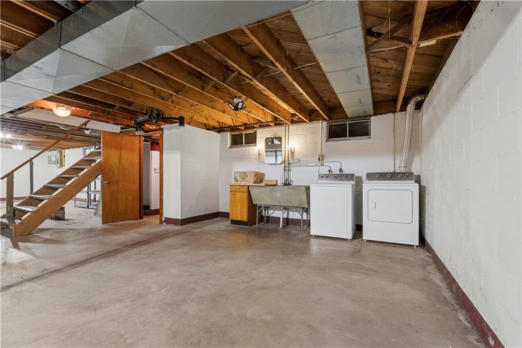 340 Carley Avenue Sharon, PA 16146 - Photo 22 of 28 a view of a storage & utility room