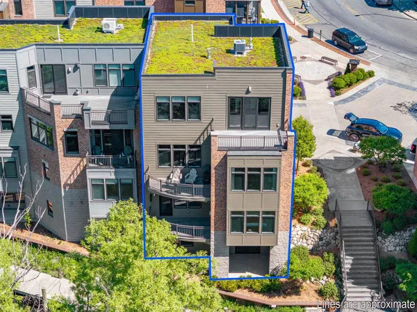 $2,195,000 | 157 Uptown Court, Unit 5, Traverse City, MI 49684