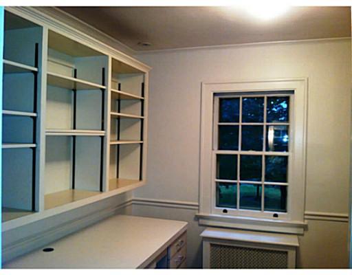 458 Sulgrave Road Pittsburgh, PA 15211 - Photo 10 of 14 Studio/Study/Office.