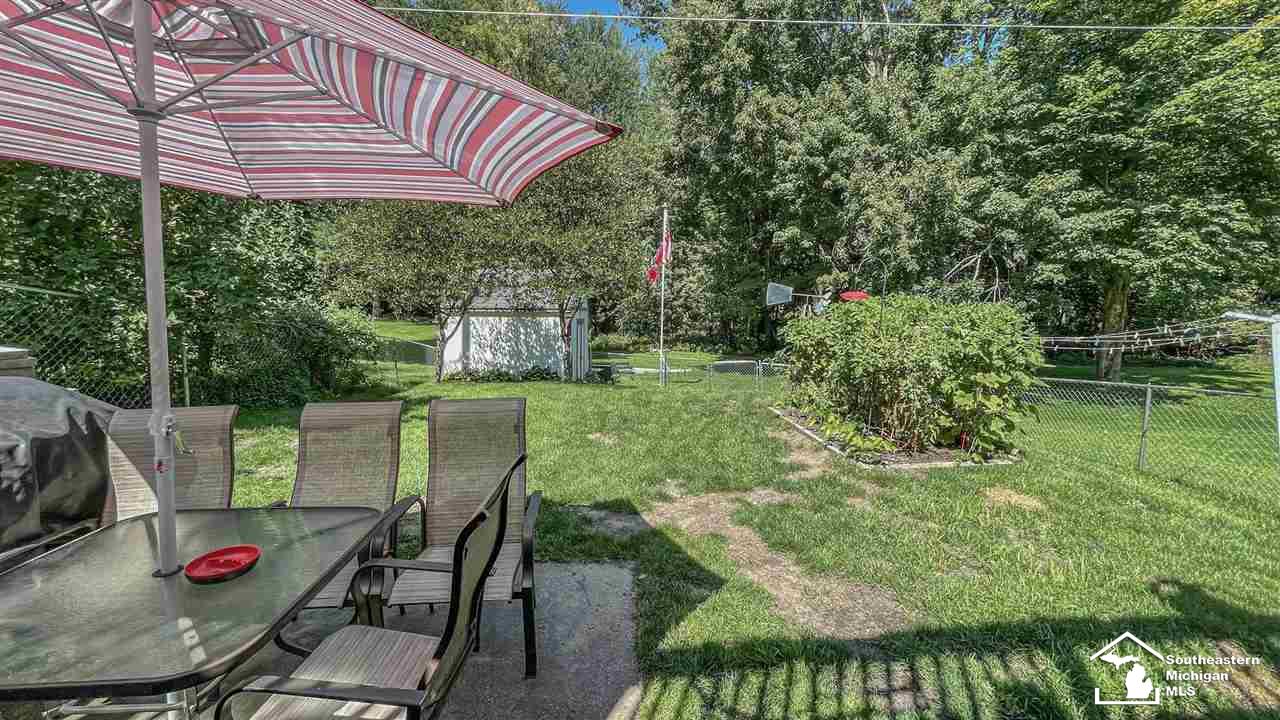 2539 Henry Road Lapeer, MI 48446 - Photo 5 of 23 50051139-4.JPG
