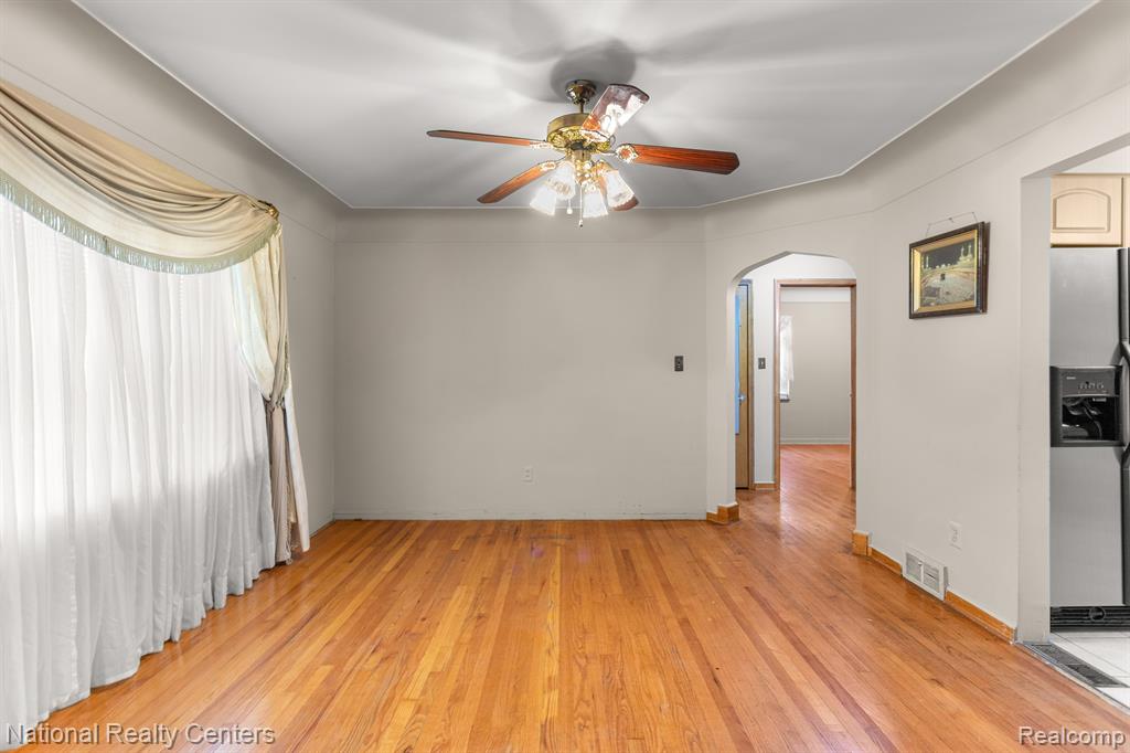 7266 Rutherford Street Detroit, MI 48228 - Photo 7 of 39