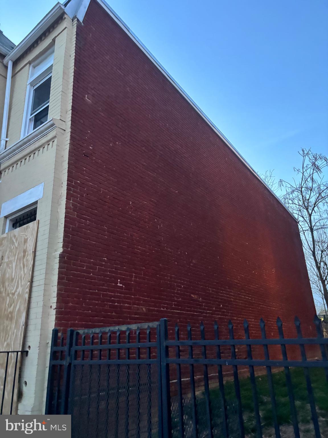 229 Elm Street Northwest Washington, DC 20001 - Photo 3 of 6