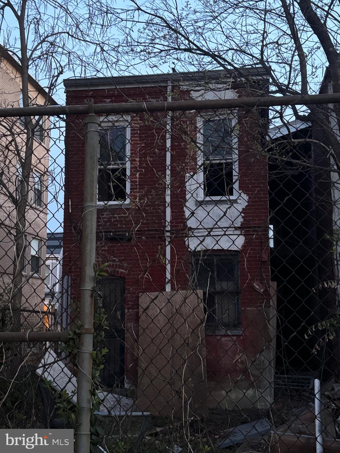 229 Elm Street Northwest Washington, DC 20001 - Photo 4 of 6