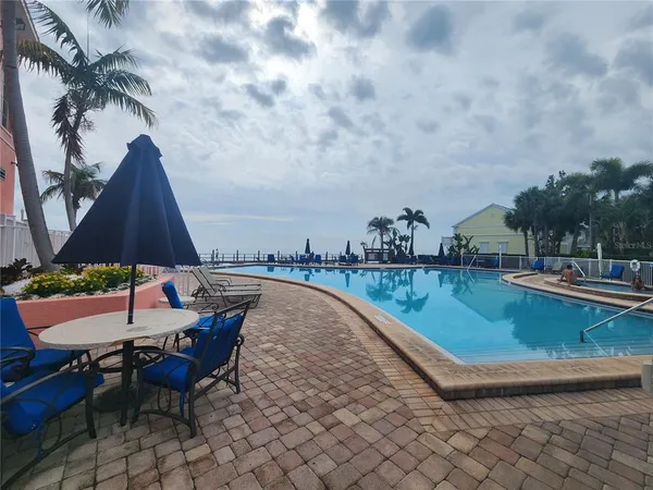 $2,800 | 5215 Coquina Key Drive Southeast, Unit B, St. Petersburg, FL 33705
