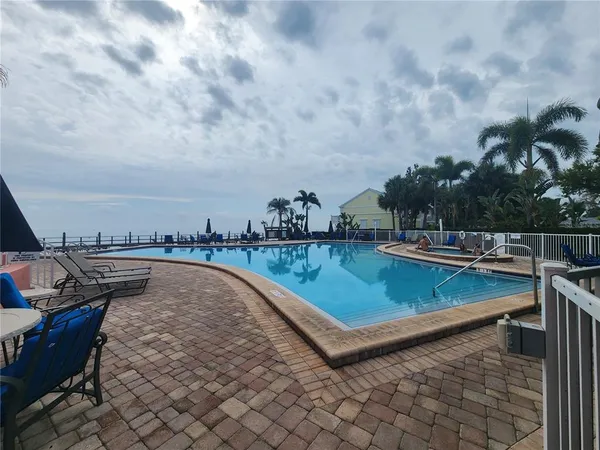 $2,800 | 5215 Coquina Key Drive Southeast, Unit B, St. Petersburg, FL 33705