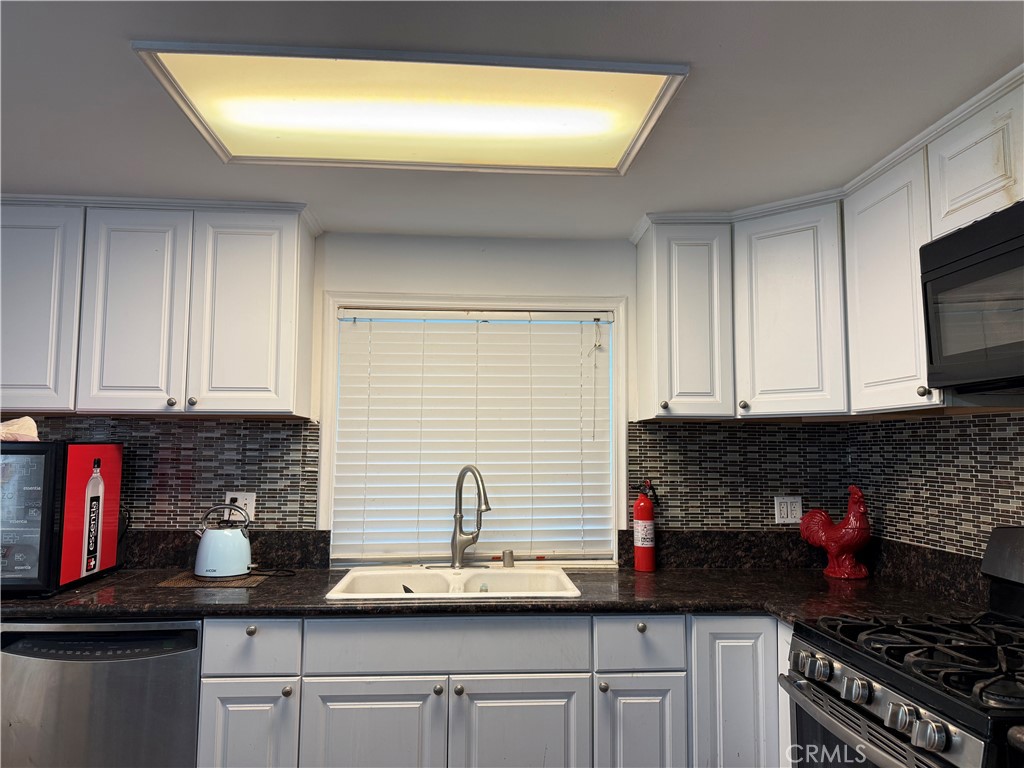 2178 Electra Avenue Simi Valley, CA 93065 - Photo 2 of 8