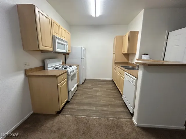 $192,800 | 8250 North Grand Canyon Drive, Unit 2019, Las Vegas, NV 89166