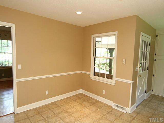 423 Oakridge Road Cary, NC 27511 - Photo 9 of 25 Eat-in kitchen makes dinner for the whole family a real treat! Kitchen