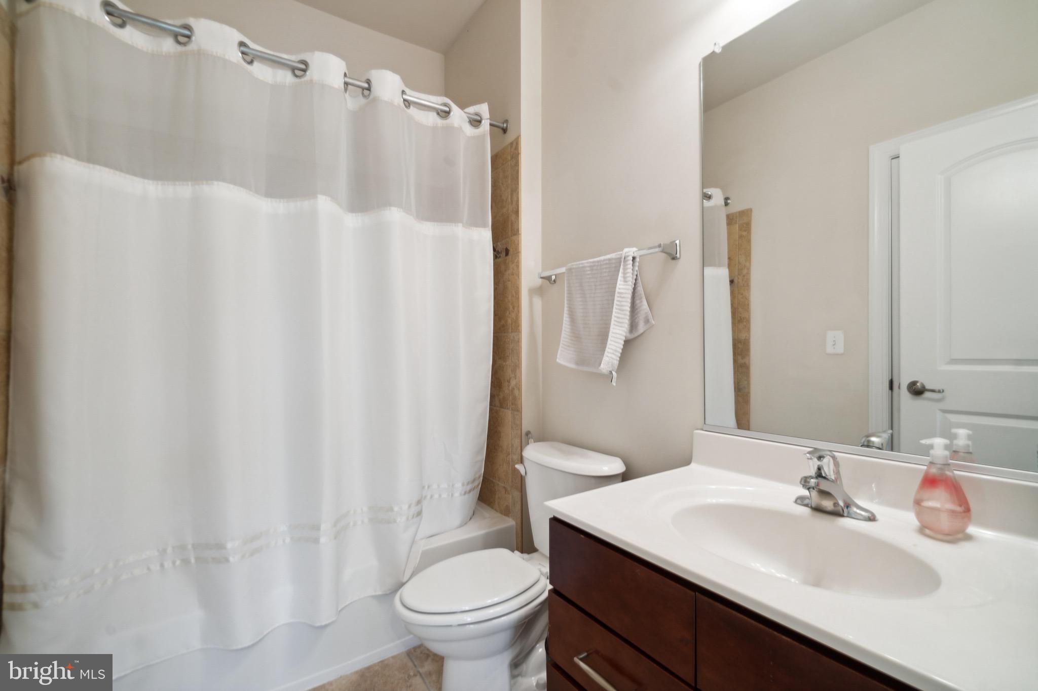 22201 Falling Terrace Ashburn, VA 20148 - Photo 23 of 25