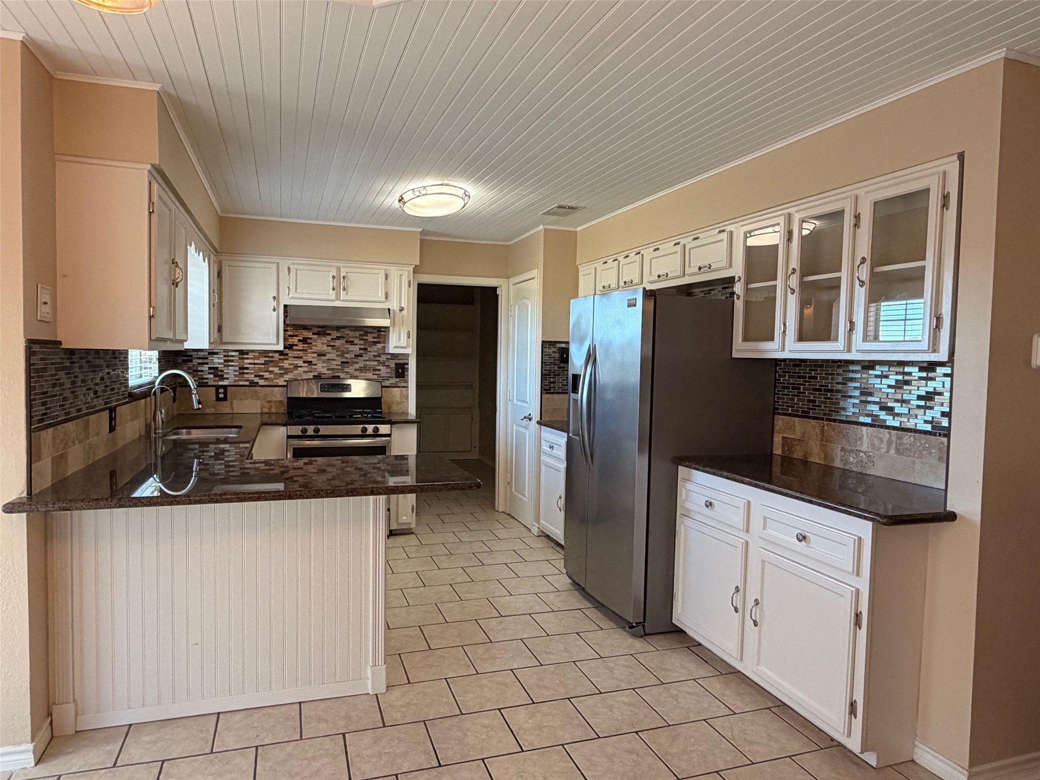 11974 North Ridgeway Willis, TX 77318 - Photo 3 of 14 Updated Kitchen with Granite Countertops
