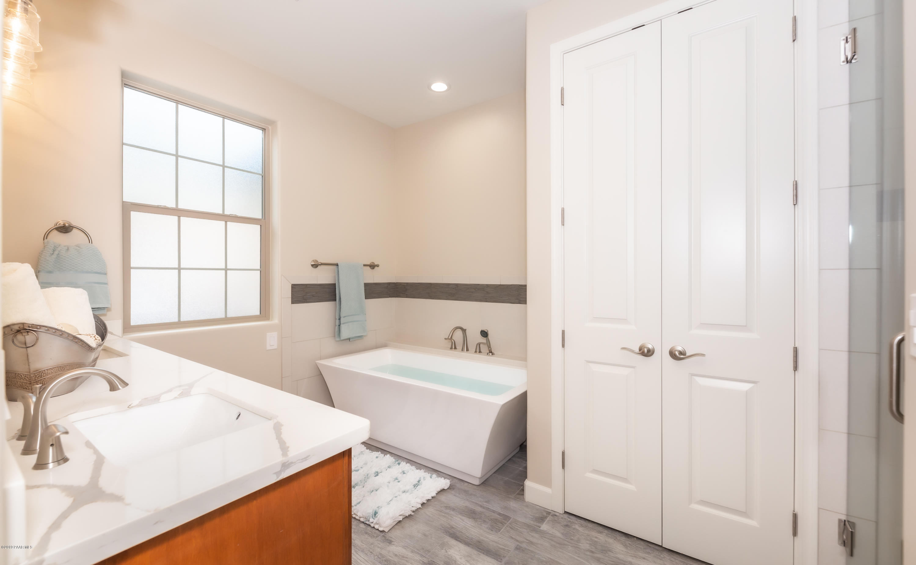 1183 West Timber Ridge Road Prescott, AZ 86303 - Photo 10 of 23 On Suite master bath