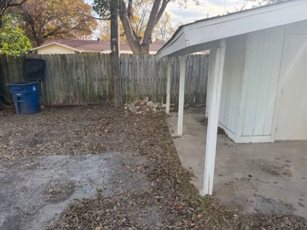 3207 Burleson Road, Unit 1 Austin, TX 78741 - Photo 9 of 11 a view of a backyard