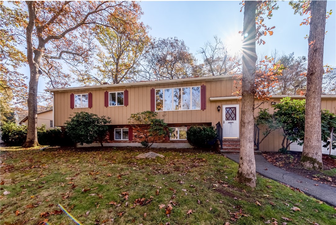 7 Castle Way, Westerly, RI 02891 Compass