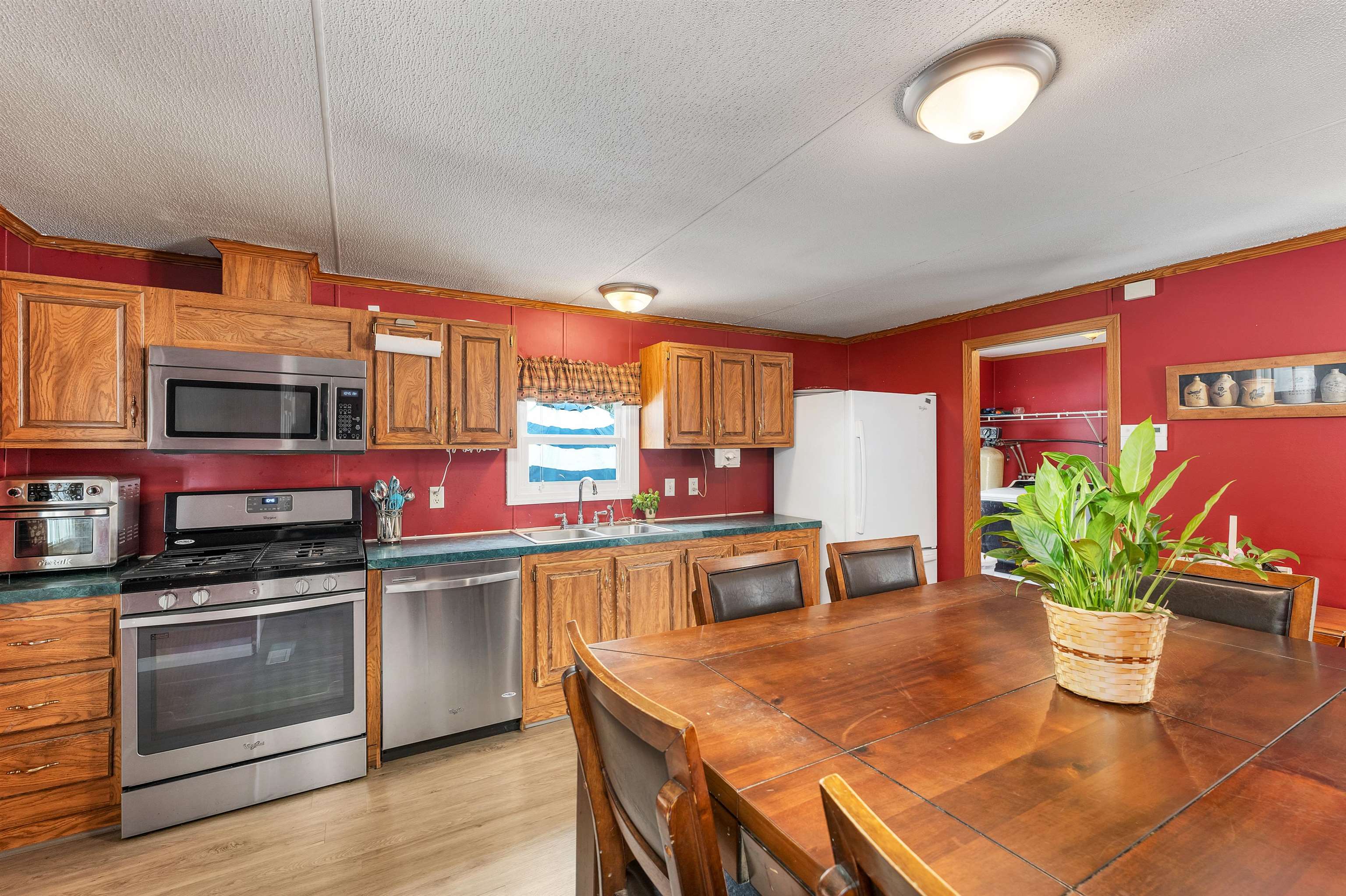 241 Cross Mill Road Northfield, NH 03276 - Photo 4 of 27 Gallery Image 4